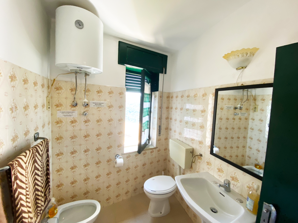 Detached house in the historic center (via Savonarola, 22)