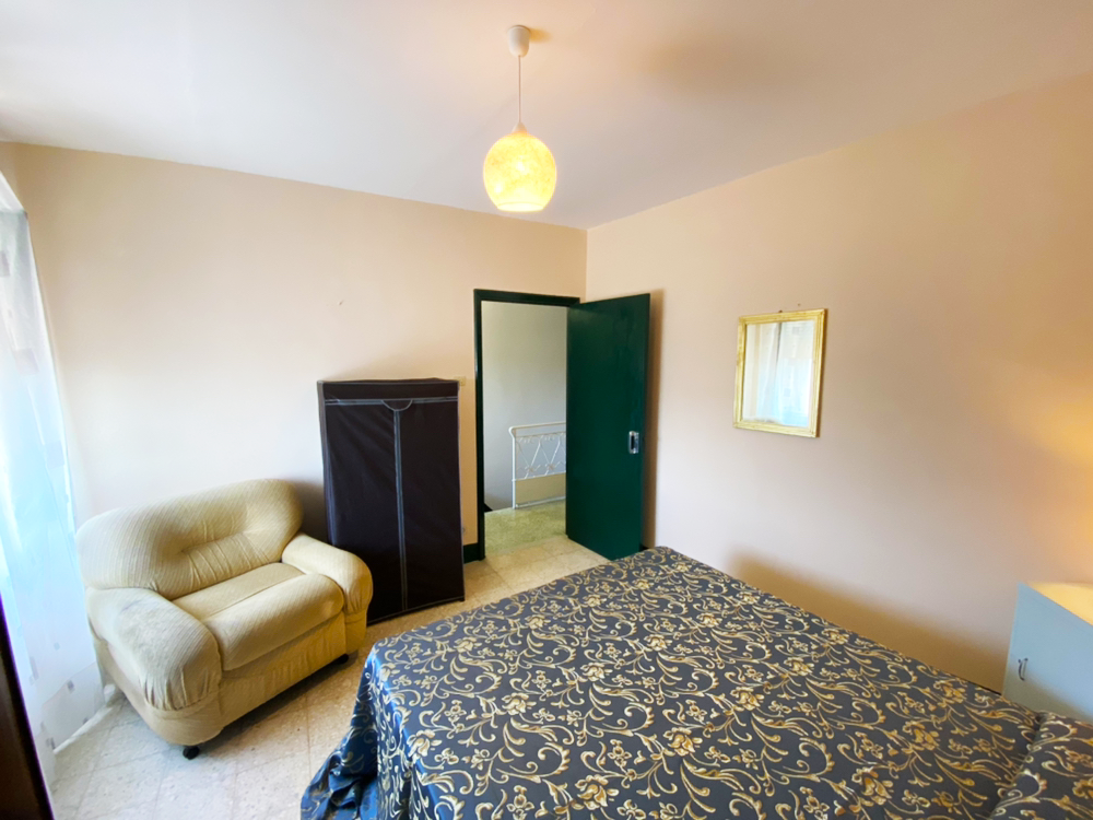 Detached house in the historic center (via Savonarola, 22)
