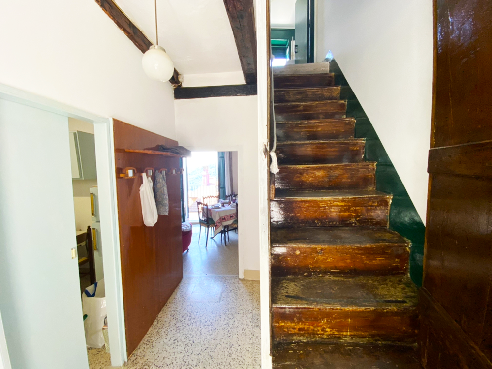 Detached house in the historic center (via Savonarola, 22)