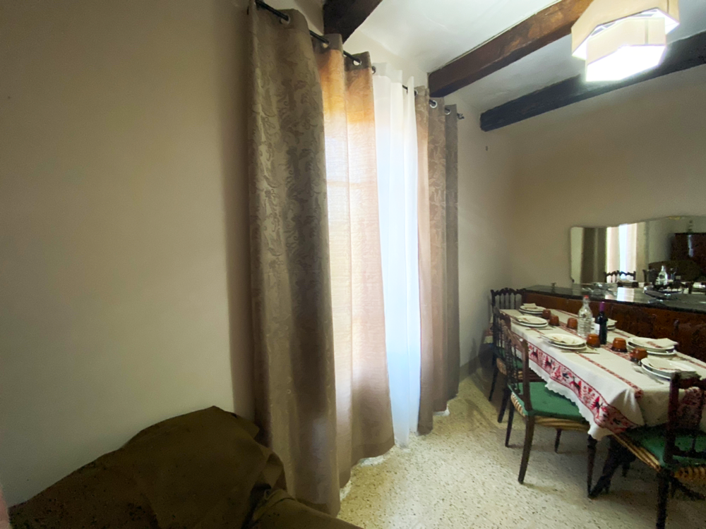Detached house in the historic center (via Savonarola, 22)