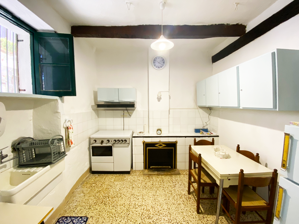 Detached house in the historic center (via Savonarola, 22)