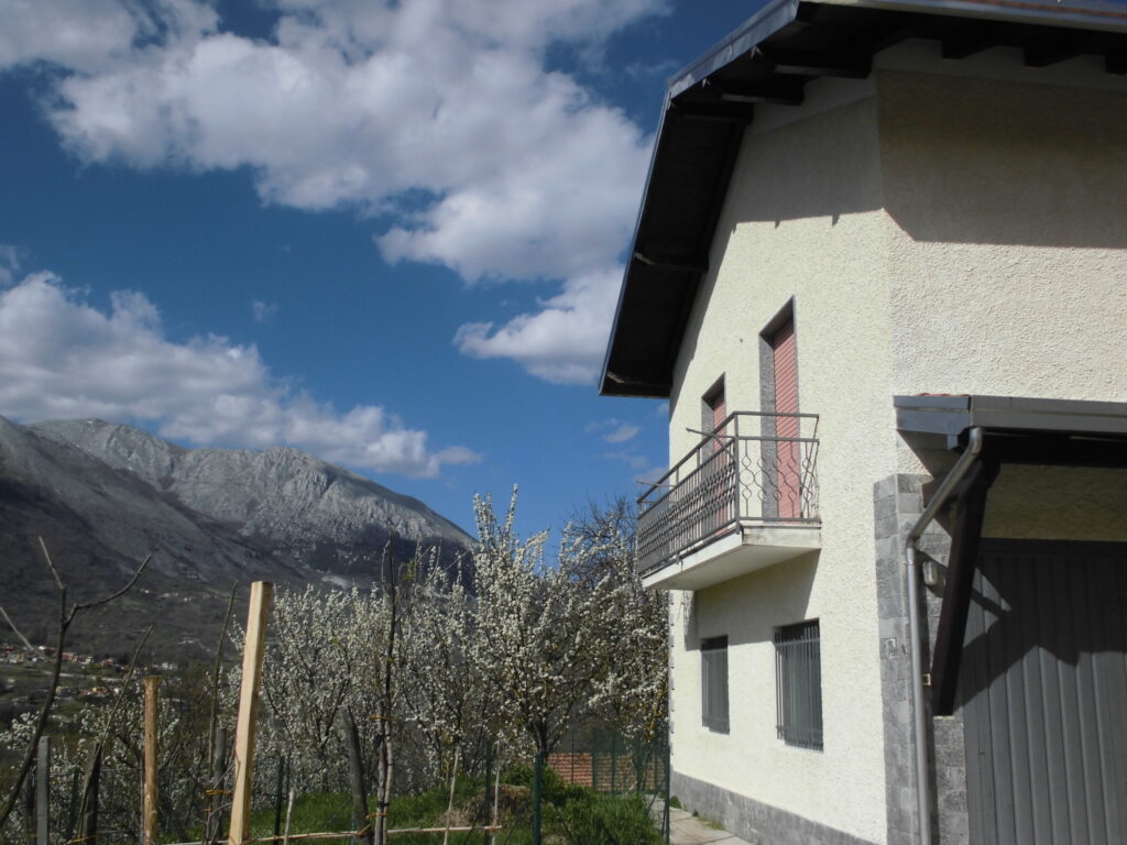 Villa with land (c.da Cerri)