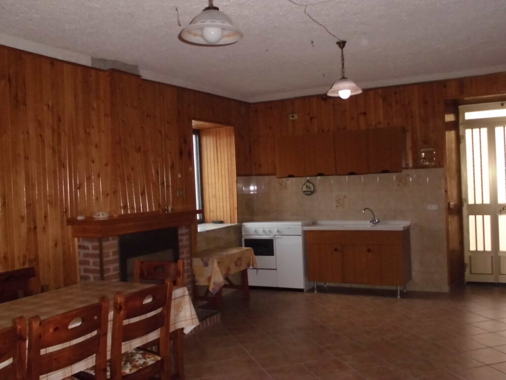 Villa with land (c.da Cerri)