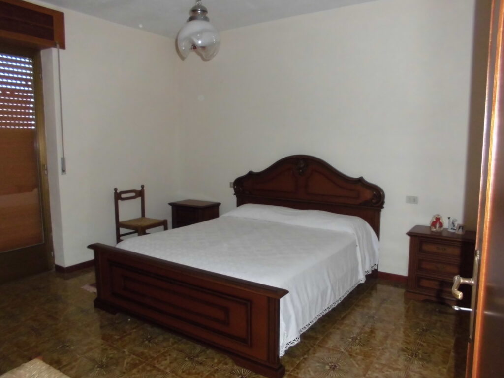 Villa with land (c.da Cerri)