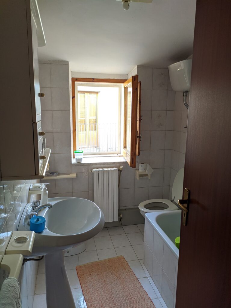 Casa indipendente nel centro storico (l.go Pimmentel, 6)