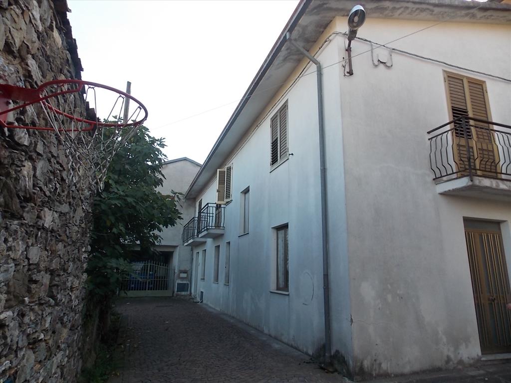 Detached house in Agromonte Mileo (via Chiesa, 18)