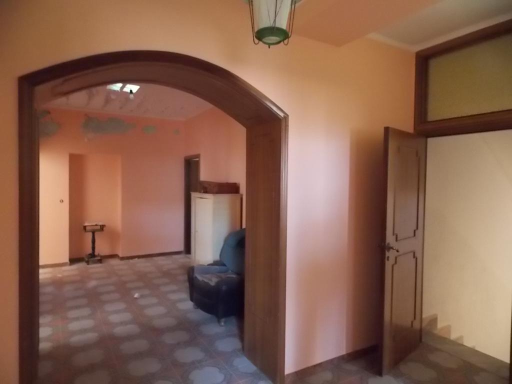 Casa indipendente con garage e deposito in una frazione rurale (via Procoio, 107)