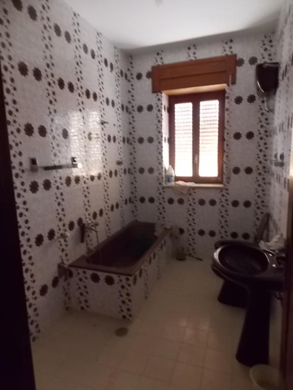 Casa indipendente con garage e deposito in una frazione rurale (via Procoio, 107)