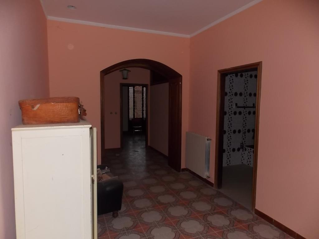 Casa indipendente con garage e deposito in una frazione rurale (via Procoio, 107)