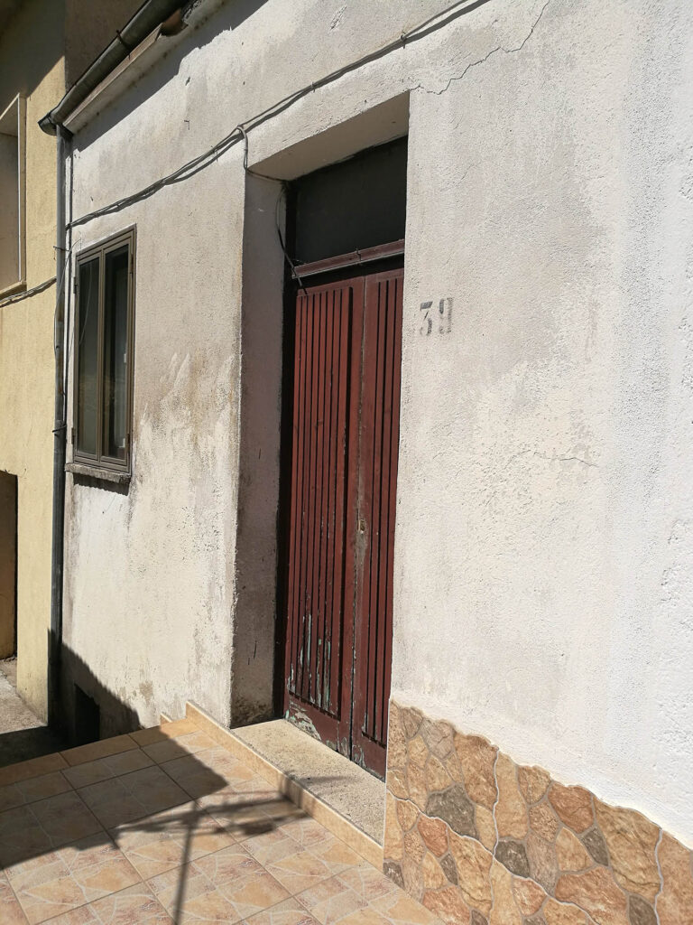 Detached house in a rural area (via Monte Pollino, 39)