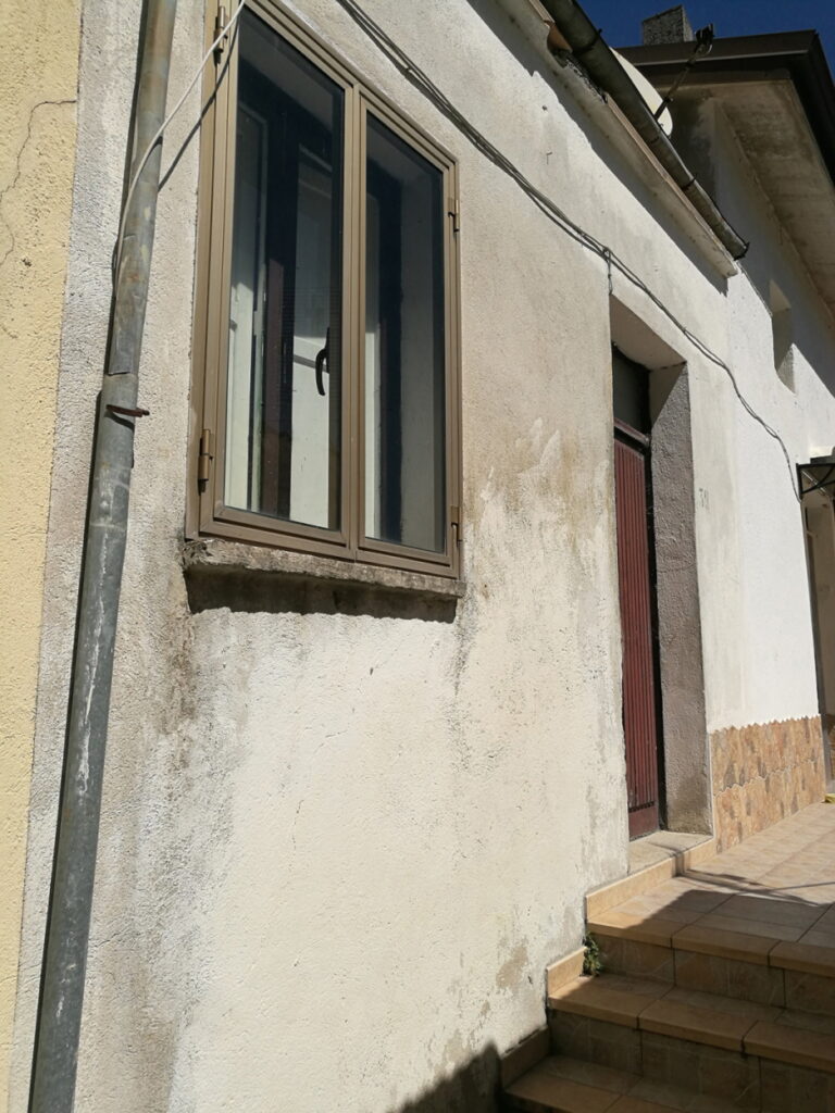 Detached house in a rural area (via Monte Pollino, 39)