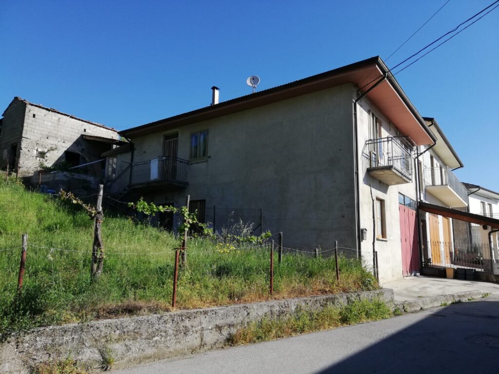 Detached house with land (via Procoio, 151)