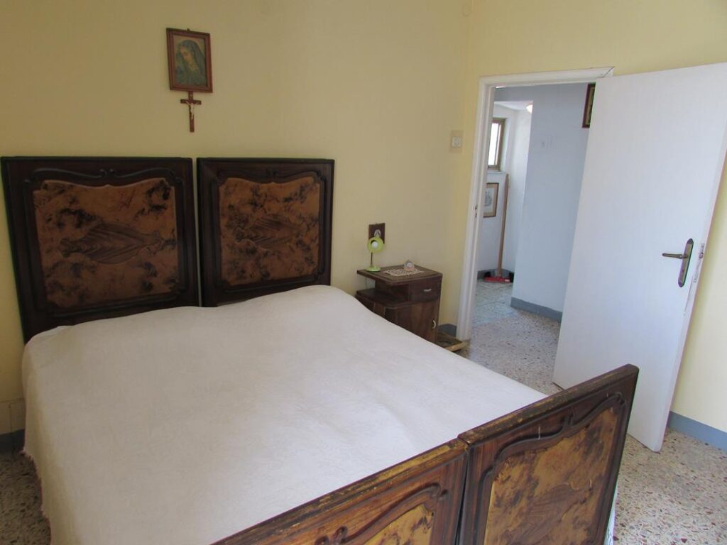 Casa indipendente nel centro storico (via Ferruccio, 3)
