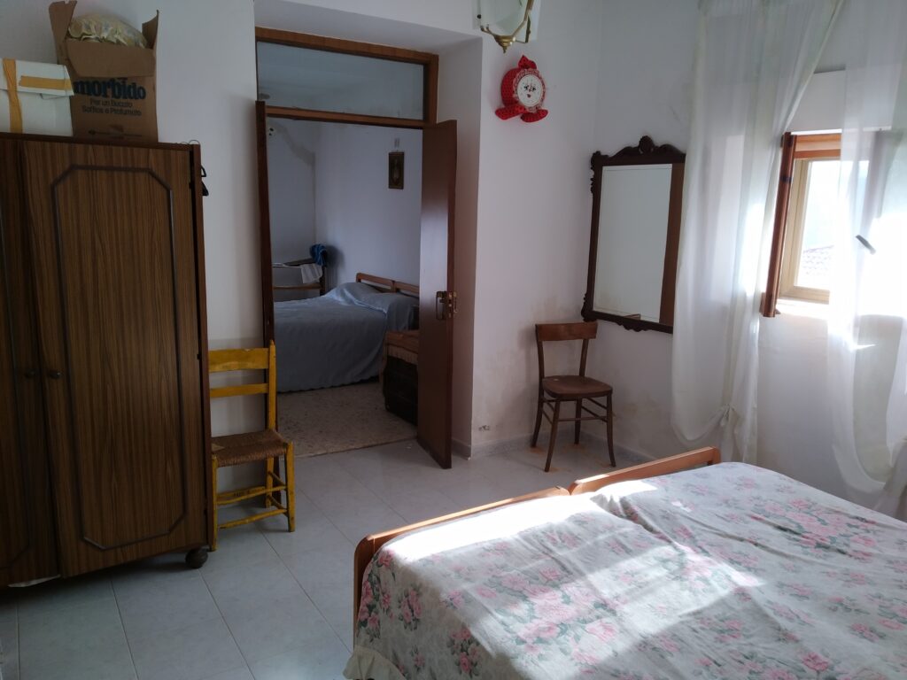 Detached house in the historic center (via Dante, 106)