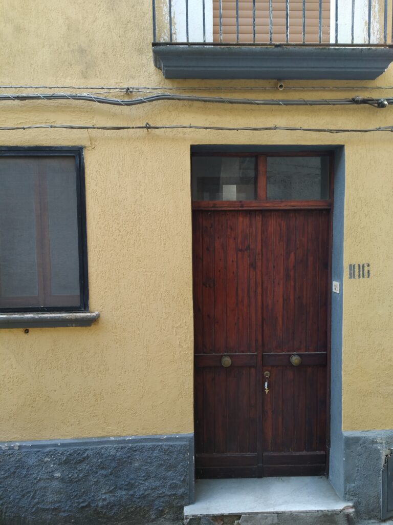 Detached house in the historic center (via Dante, 106)