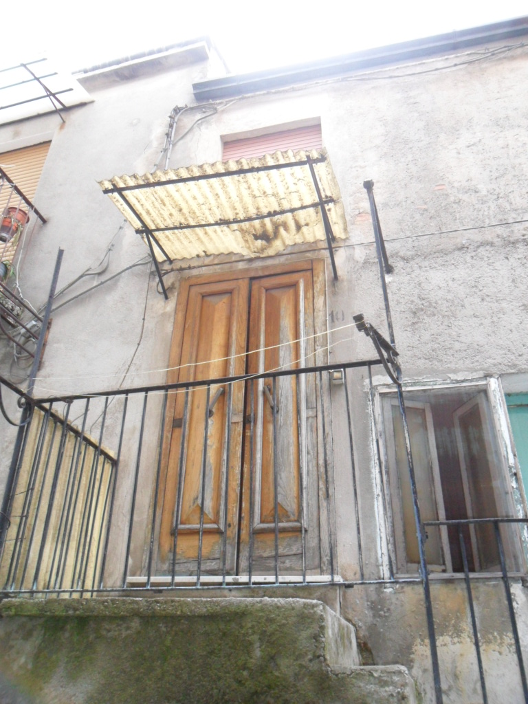 Detached house in the urban centre (via Romagnosi, 8)