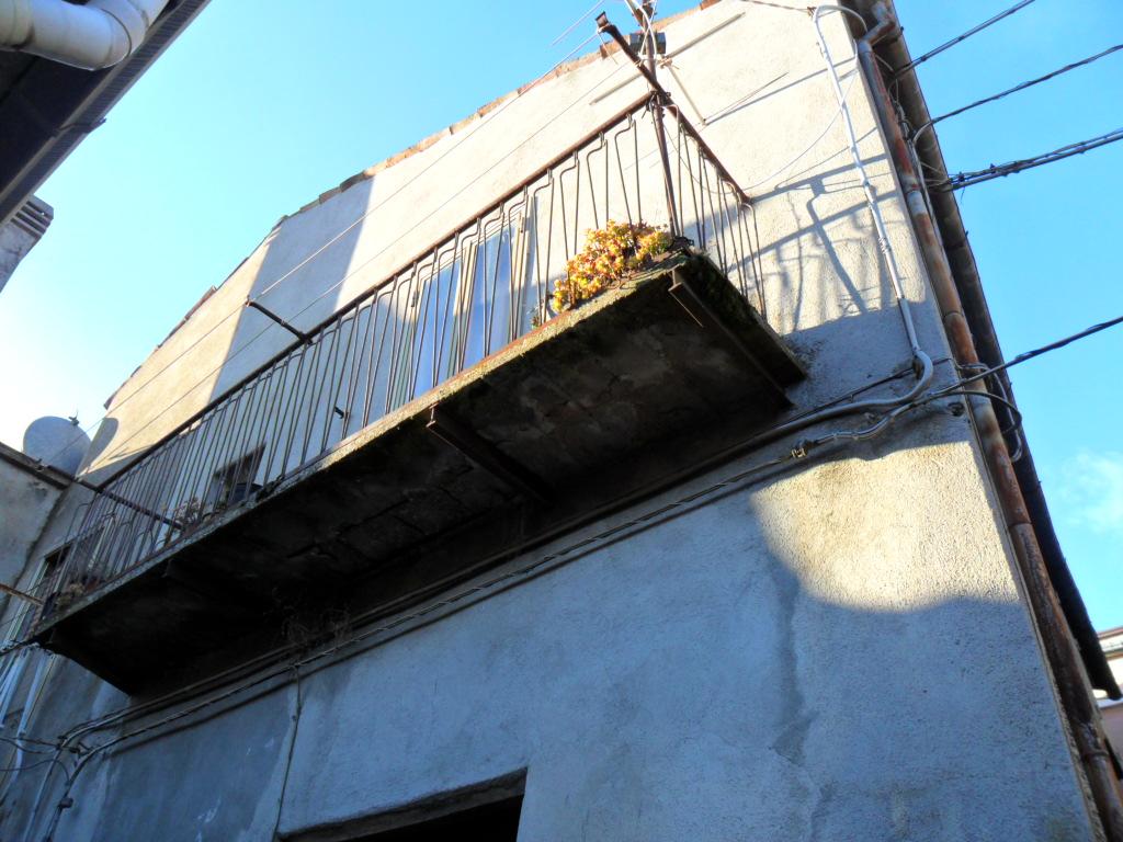 Casa indipendente nel centro storico (via Boccaccio, 3)