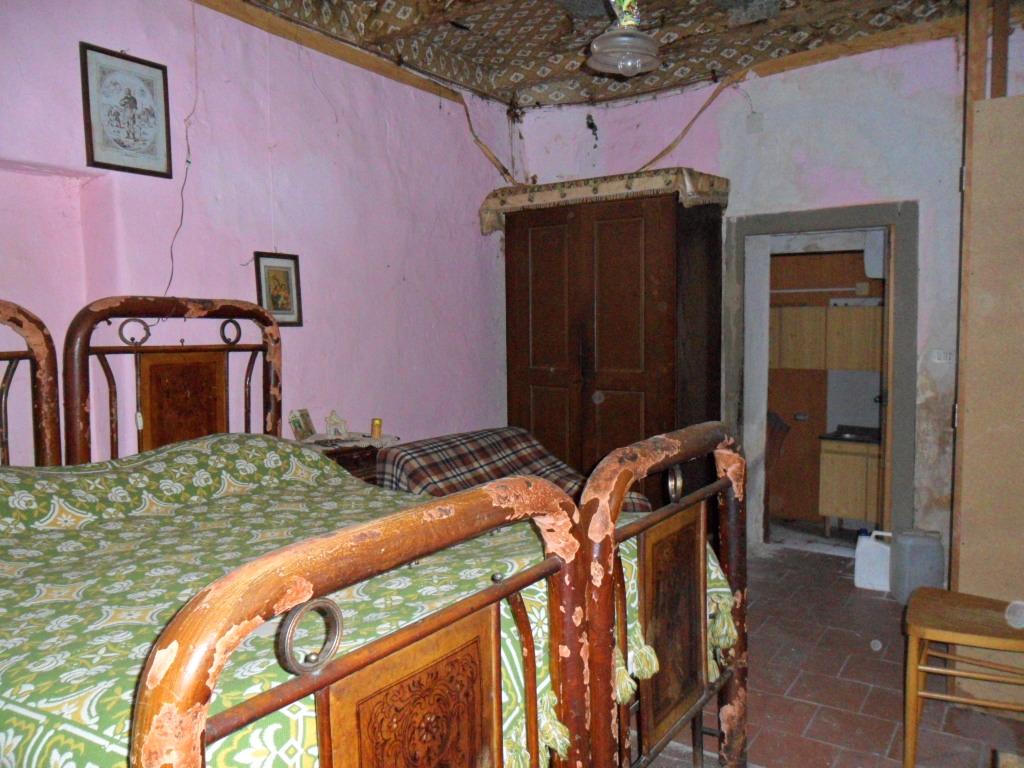 Casa indipendente nel centro storico (via Boccaccio, 3)