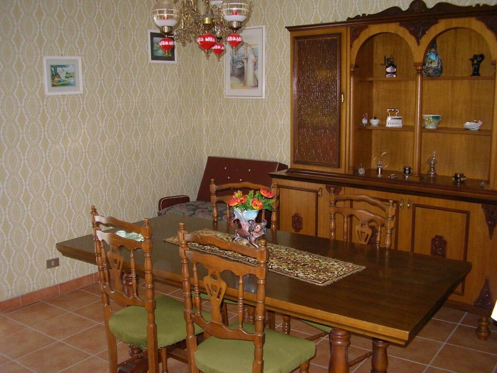 Detached house in the urban centre (via Cantù, 1)