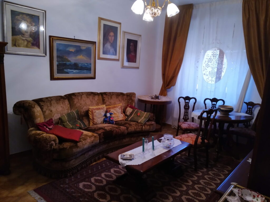 Detached house in the historic center (via Dante, 70)