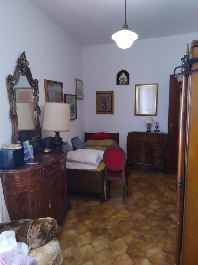 Detached house in the historic center (via Dante, 70)