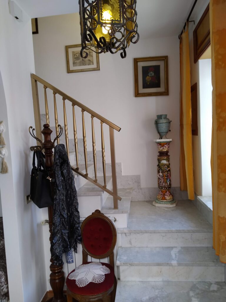 Detached house in the historic center (via Dante, 70)