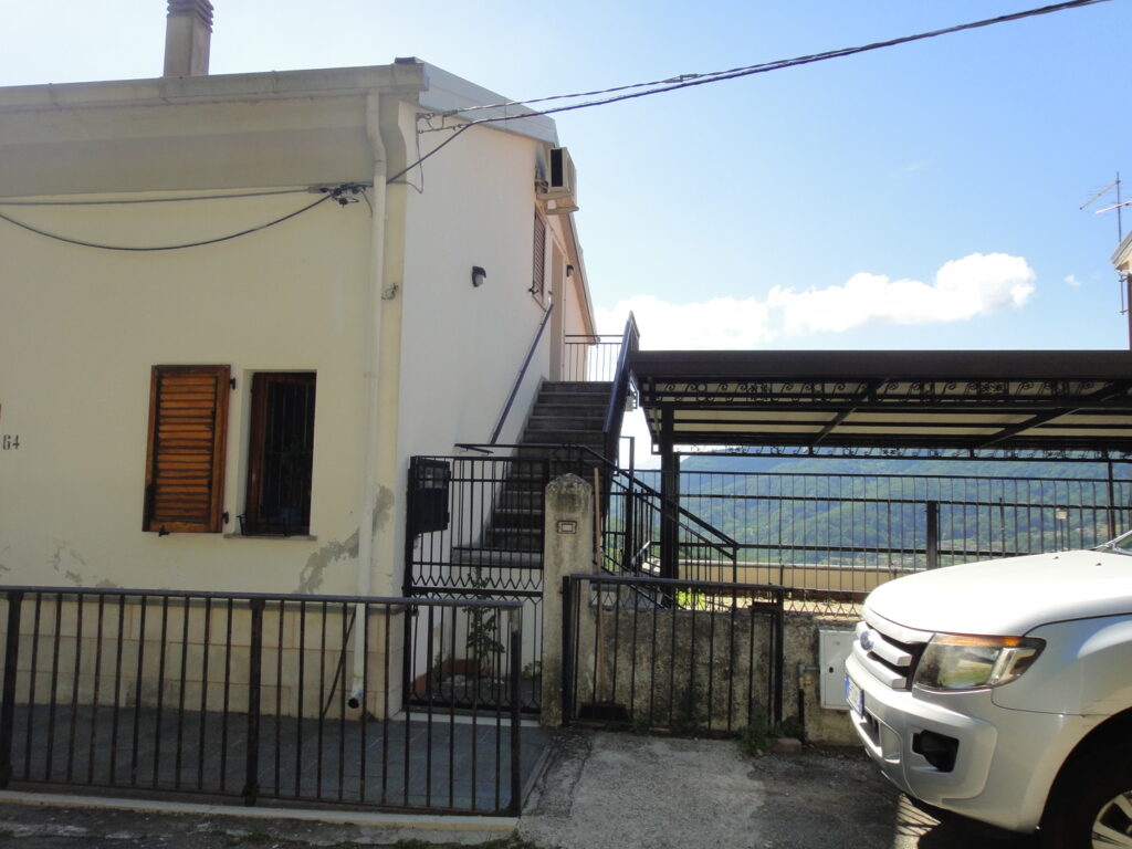 Casa indipendente nella frazione termale (via Cremonesi, 64)