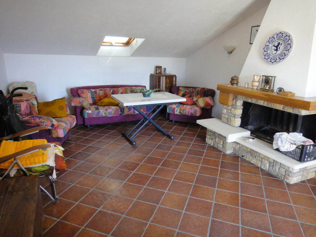 Casa indipendente nella frazione termale (via Cremonesi, 64)