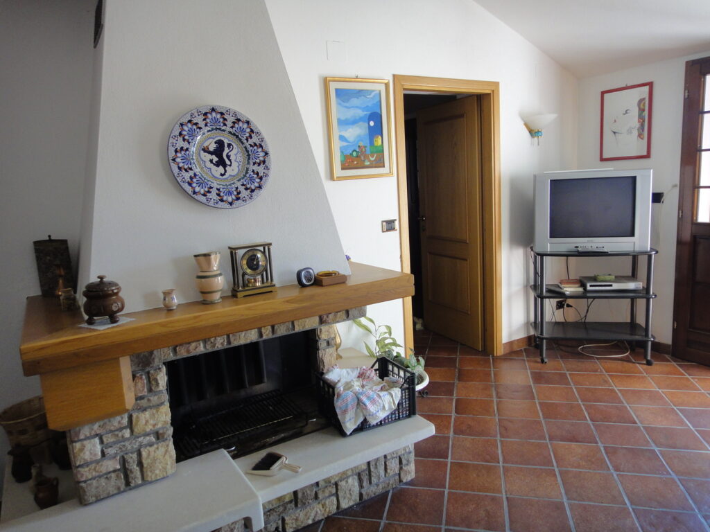 Casa indipendente nella frazione termale (via Cremonesi, 64)