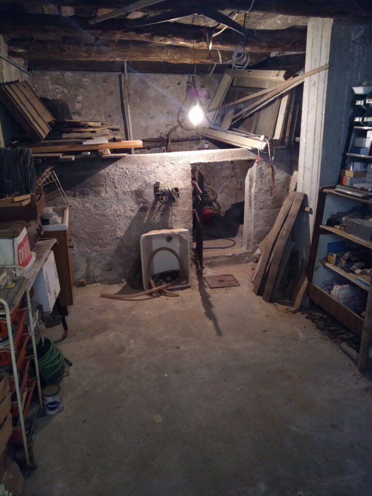Casa indipendente nel centro storico (via Dante, 44)
