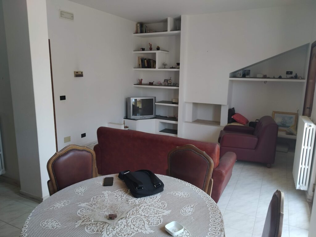 Casa indipendente nel centro storico (via Dante, 44)