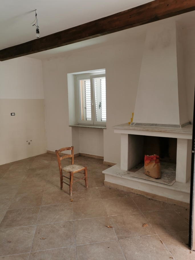 Villa con terreno nella frazione termale (SP 101)