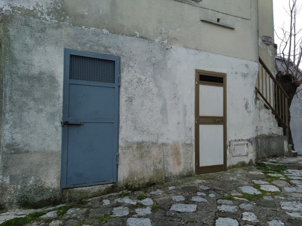 Casa indipendente nel centro storico (via Garibaldi, 7)