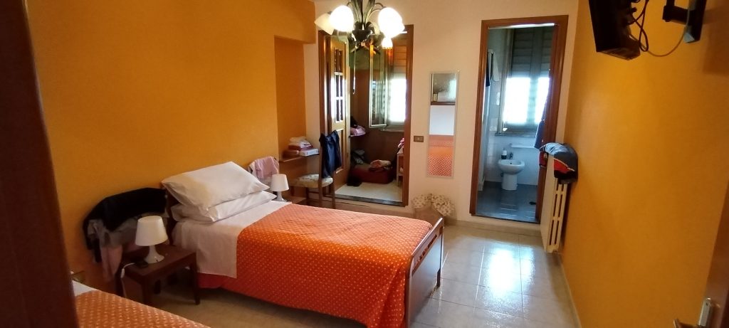Casa indipendente nel centro urbano (via Nicotera, 7)