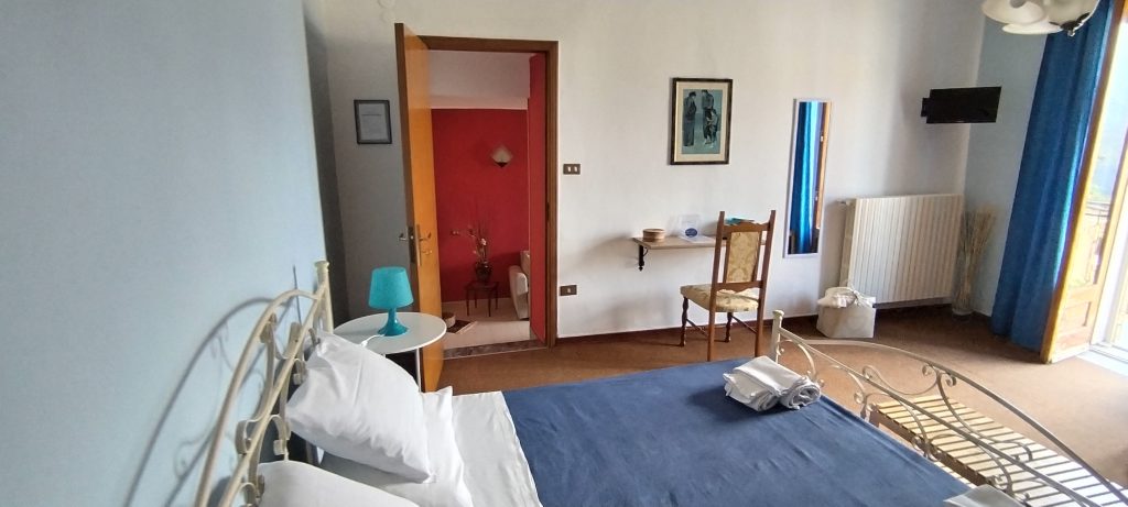 Casa indipendente nel centro urbano (via Nicotera, 7)