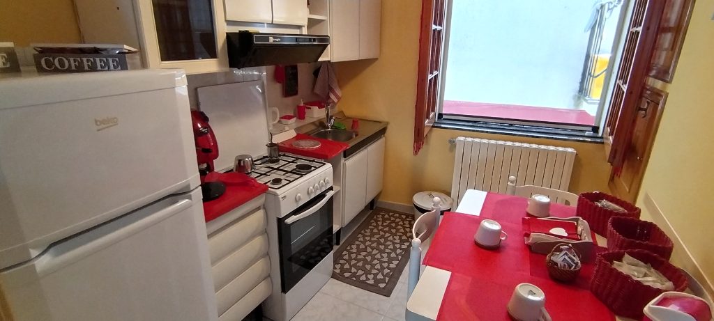 Casa indipendente nel centro urbano (via Nicotera, 7)