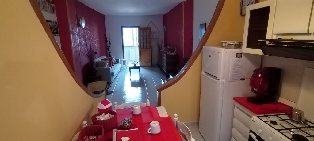 Casa indipendente nel centro urbano (via Nicotera, 7)