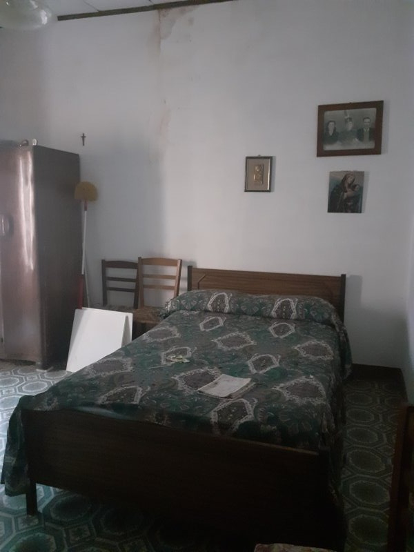 Casa indipendente in una frazione rurale (c.da Preti, 22)
