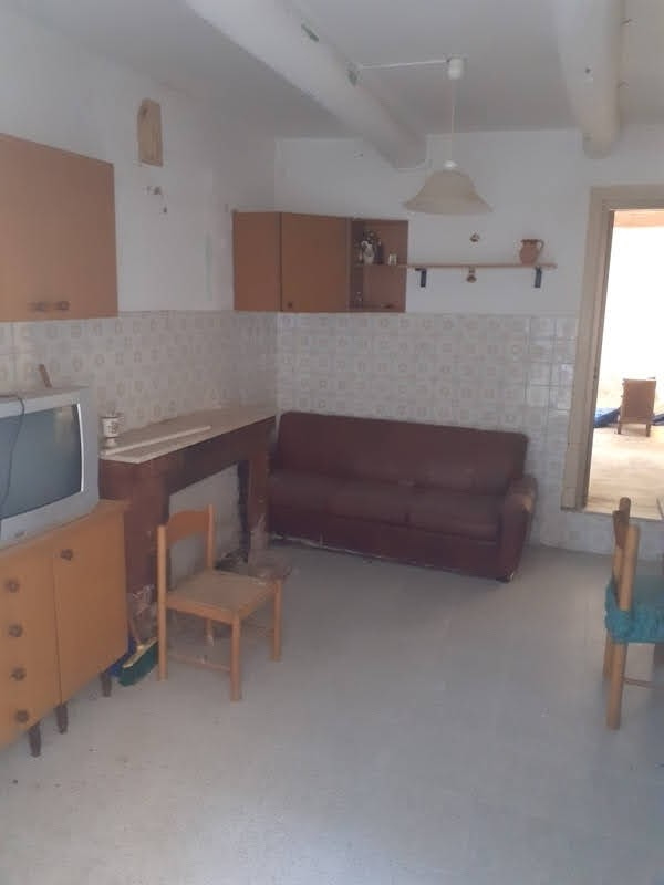 Casa indipendente in una frazione rurale (c.da Preti, 22)