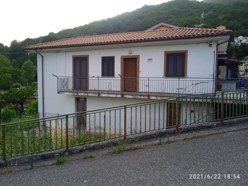Detached house in the thermal area (via Santa Croce)