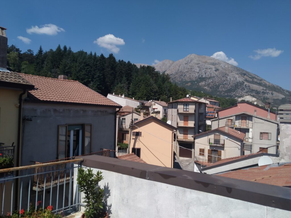 Casa indipendente nel centro urbano (via Duca d’Aosta, 50)