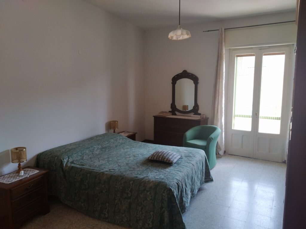 Casa indipendente nel centro urbano (via Duca d’Aosta, 50)