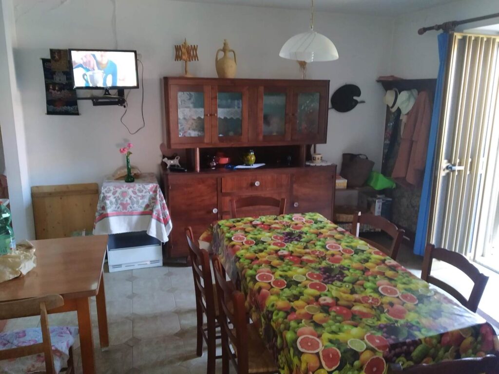 Casa indipendente nella frazione termale (via Monte Pollino, 20)