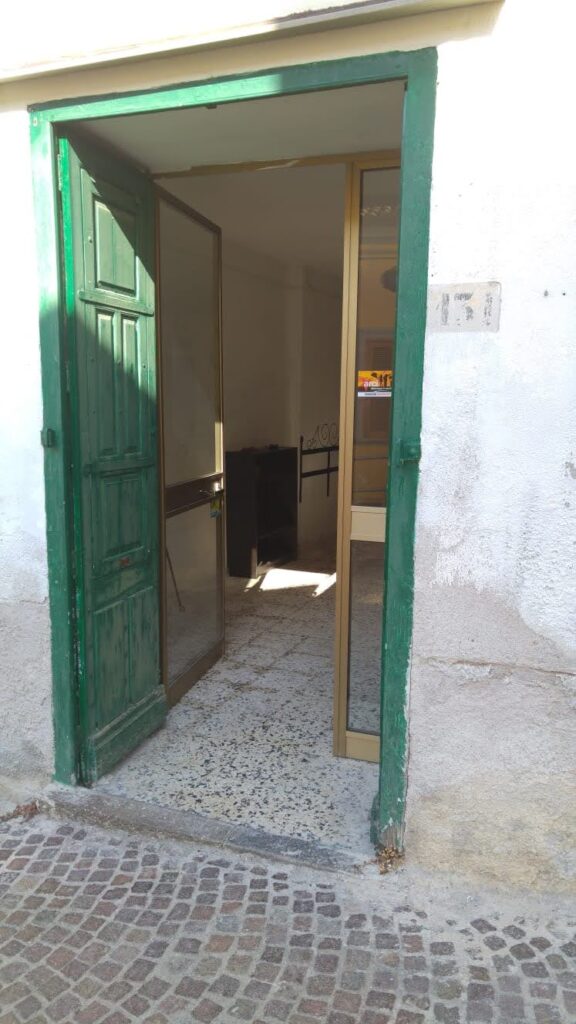 Casa indipendente nel centro storico (via Dante, 131)