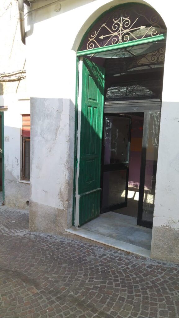 Casa indipendente nel centro storico (via Dante, 131)