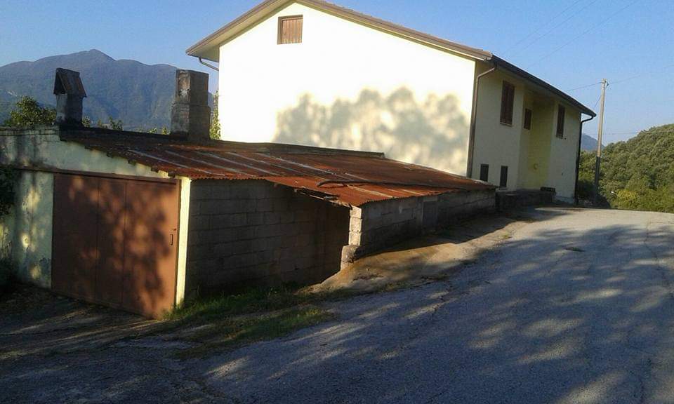 Detached house in a rural area (c.da Serrone)