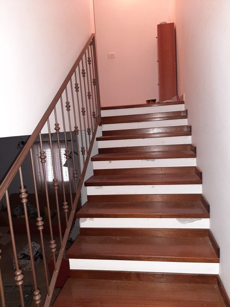 Casa indipendente in una frazione rurale (c.da Serrone, 2)