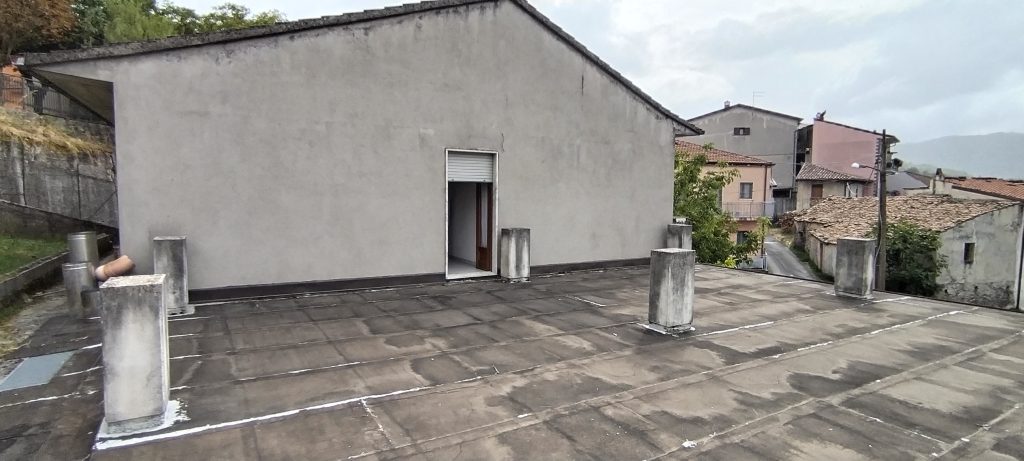 Casa indipendente nella frazione Agromonte Magnano (via Maturo, 11)