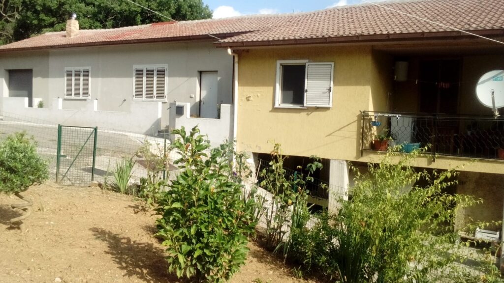 Detached house in a rural area (c.da Battista)