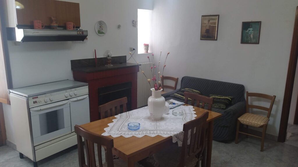 Detached house in the historic center (via Ovidio, 30)